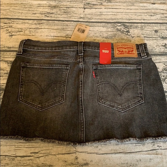 Levi’s Denim Mini Skirt - Picture 2 of 2